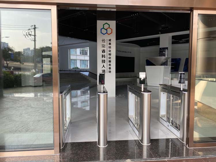 5dc8b877b0c96.jpg