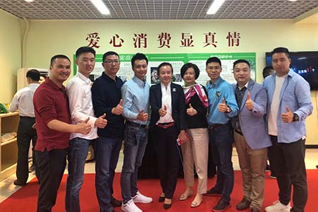 Cérémonie d'inauguration du centre d'exposition des produits de réduction de la pauvreté de Dongyuan soutenu par la contrepartie de Yantian 5ddb501ac9f8c.jpg